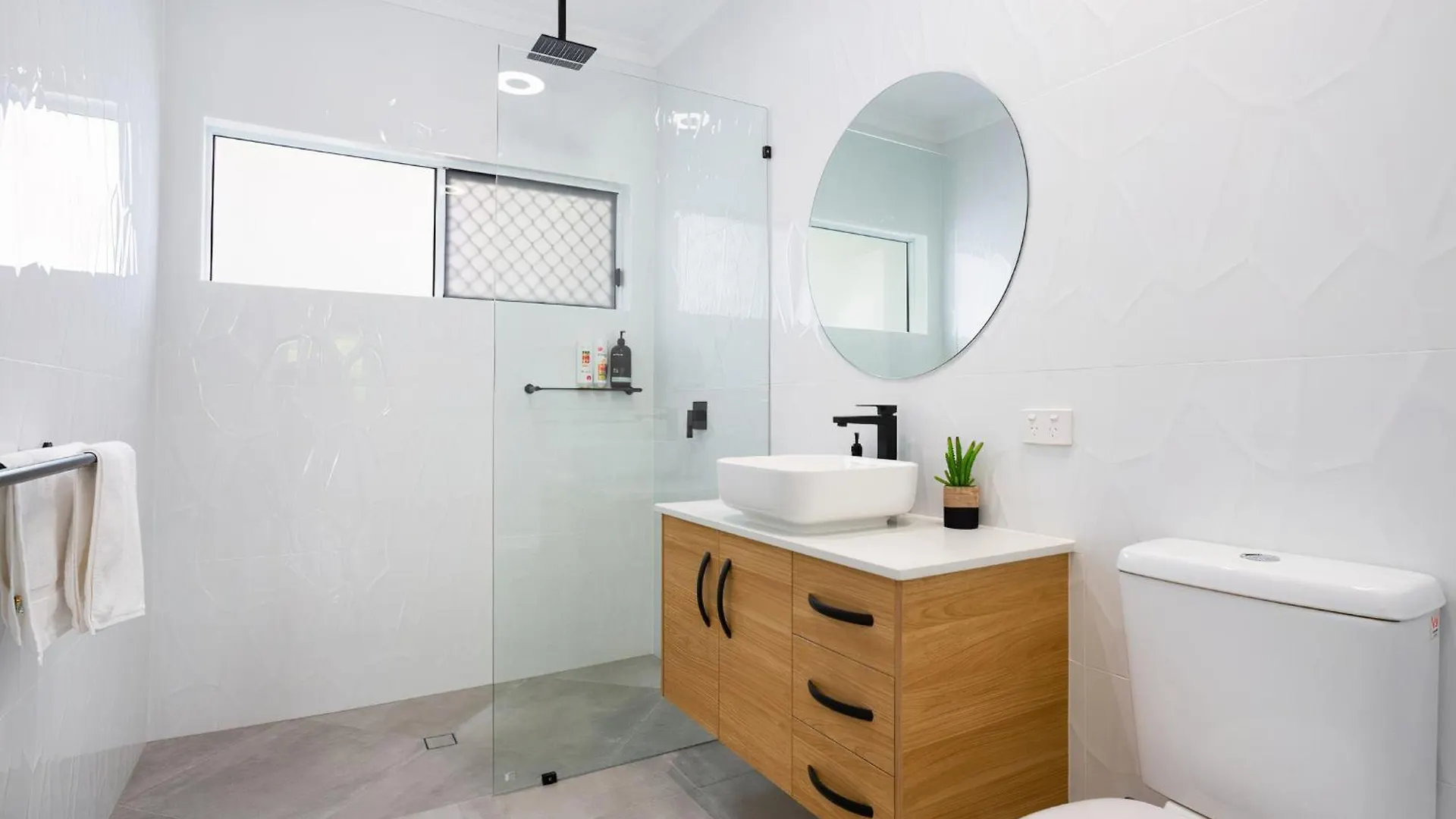 Bamboo Villa - Pet Friendly Luxury Villa Next To Botanical Gardens Edge Hill